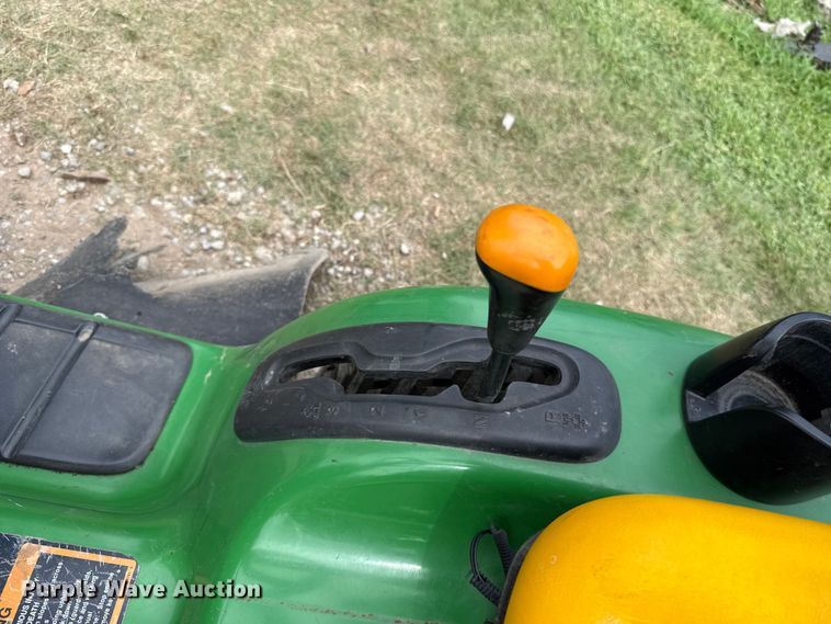 image for item ET6420 John Deere LT133 lawn mower