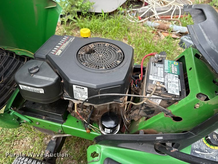 image for item ET6420 John Deere LT133 lawn mower