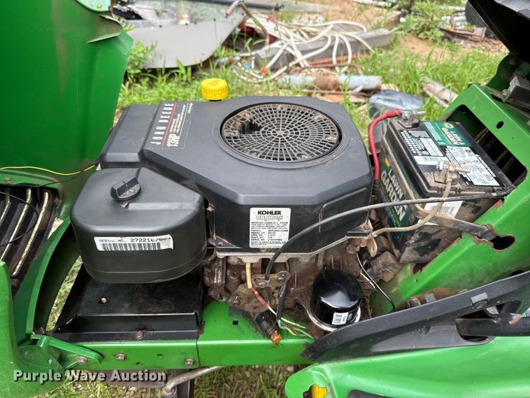 image for item ET6420 John Deere LT133 lawn mower