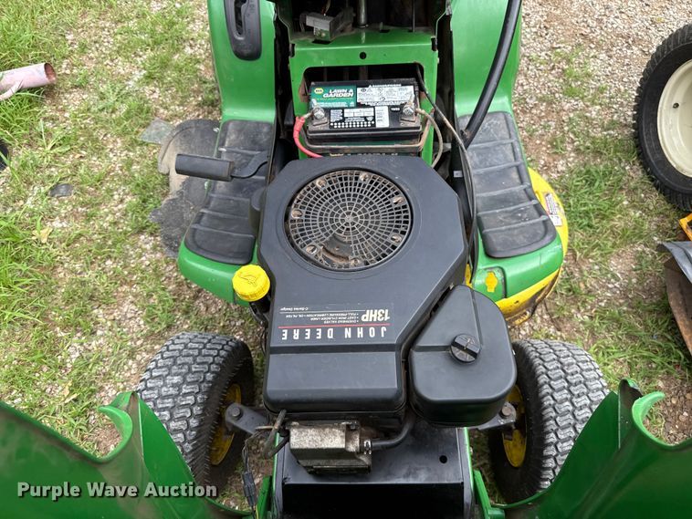 image for item ET6420 John Deere LT133 lawn mower