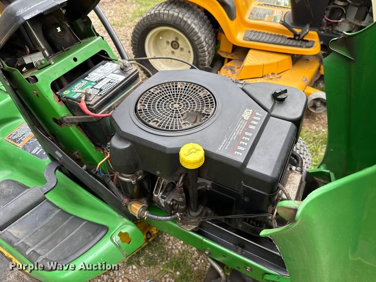 image for item ET6420 John Deere LT133 lawn mower