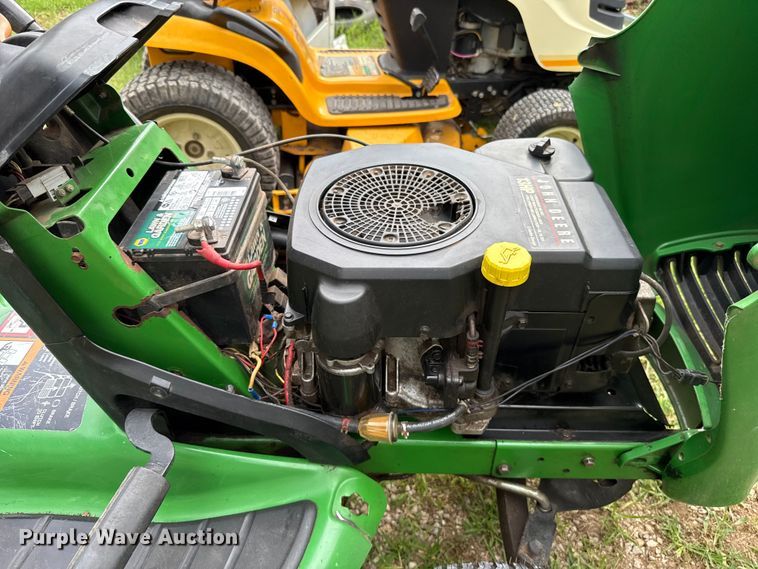 image for item ET6420 John Deere LT133 lawn mower