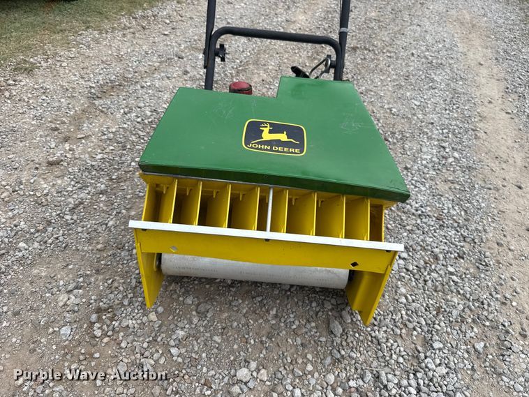 image for item ET6420 John Deere LT133 lawn mower