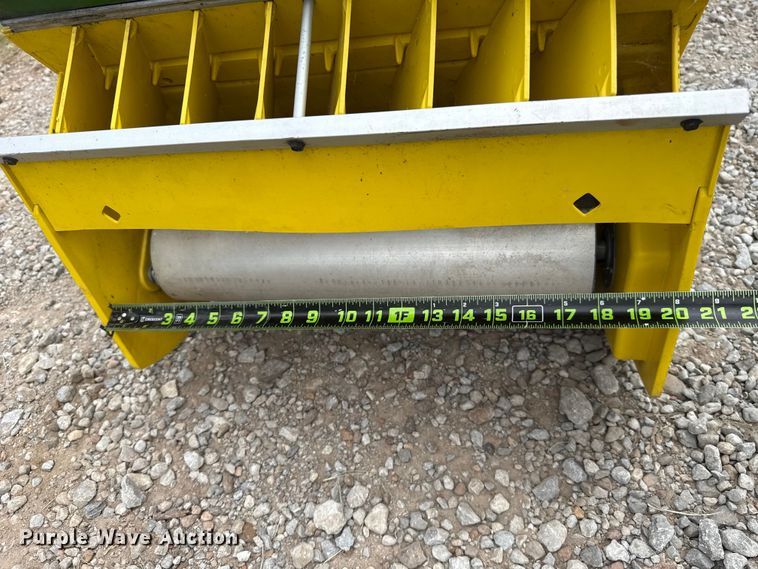 image for item ET6420 John Deere LT133 lawn mower