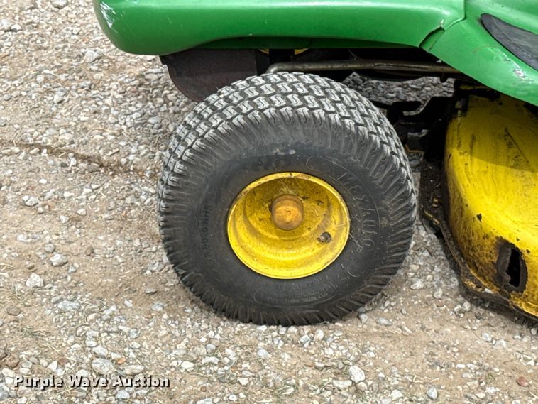 image for item ET6420 John Deere LT133 lawn mower