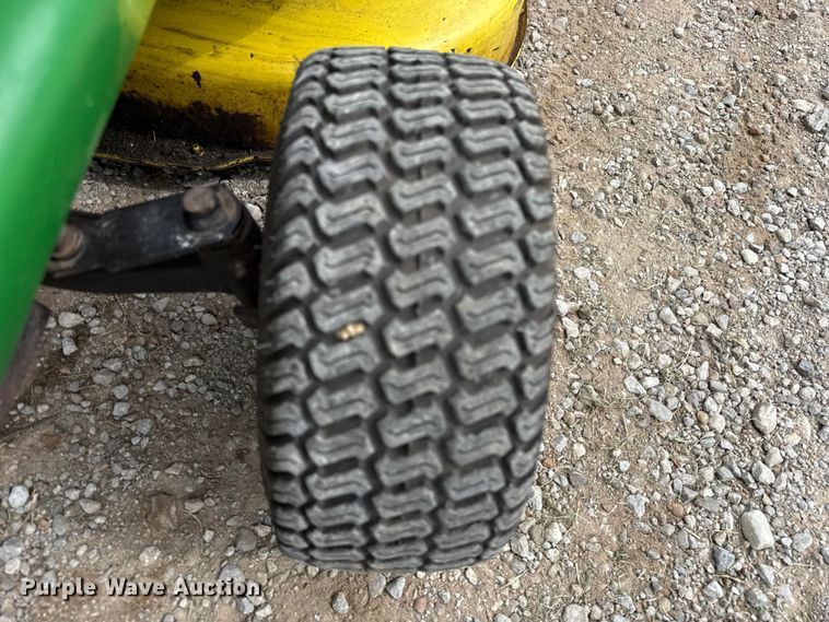 image for item ET6420 John Deere LT133 lawn mower