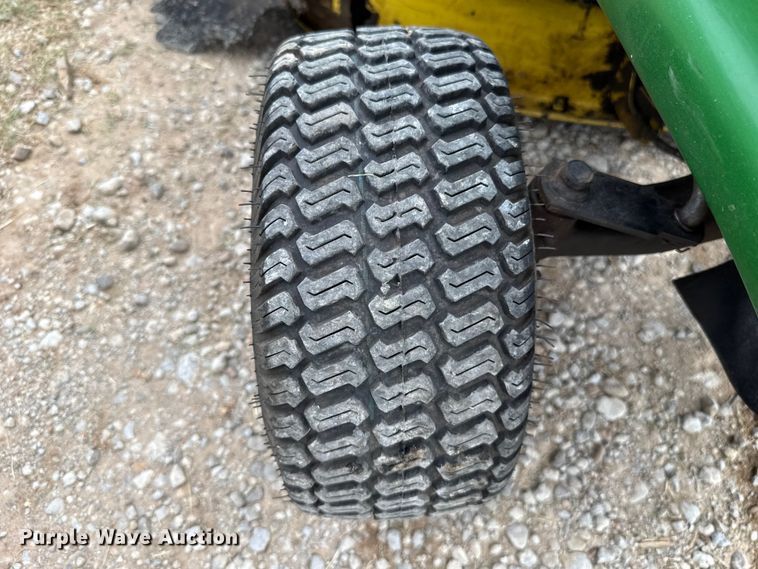image for item ET6420 John Deere LT133 lawn mower