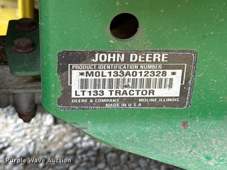 image for item ET6420 John Deere LT133 lawn mower