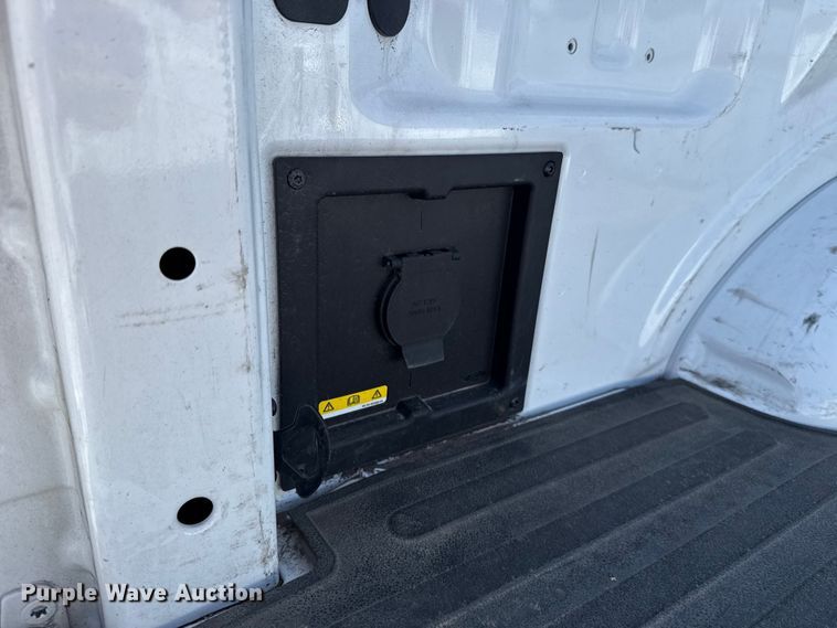 image for item ET6425 2022 Ford F150 Crew Cab pickup truck