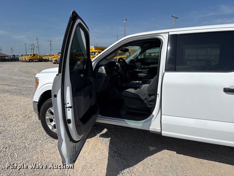 image for item ET6425 2022 Ford F150 Crew Cab pickup truck