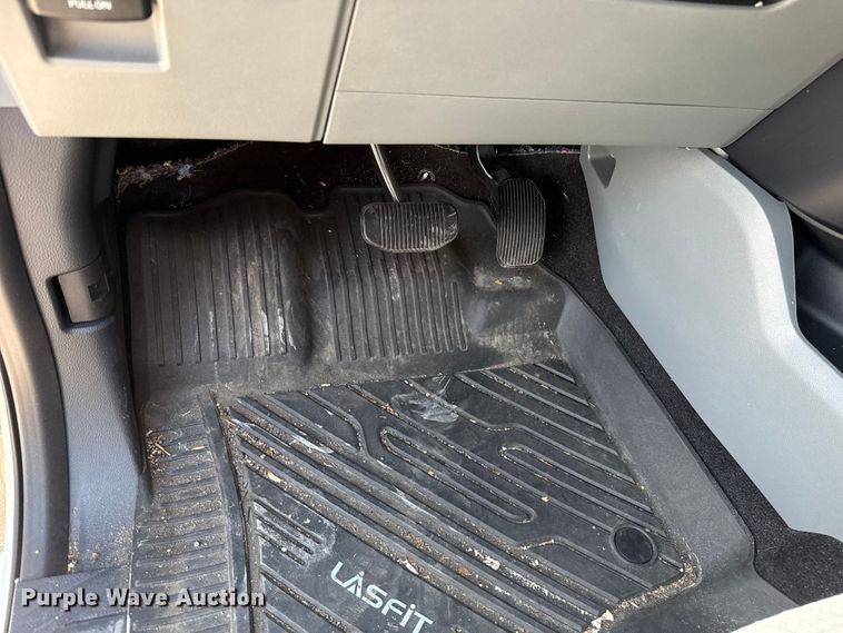 image for item ET6425 2022 Ford F150 Crew Cab pickup truck