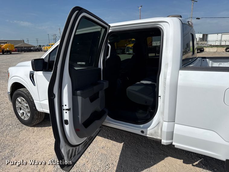 image for item ET6425 2022 Ford F150 Crew Cab pickup truck