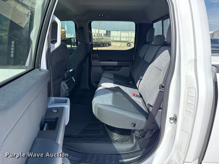 image for item ET6425 2022 Ford F150 Crew Cab pickup truck