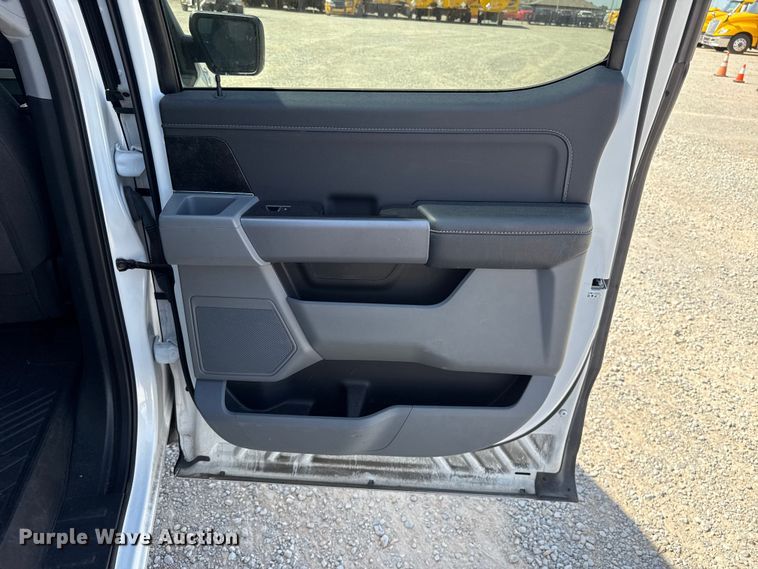 image for item ET6425 2022 Ford F150 Crew Cab pickup truck