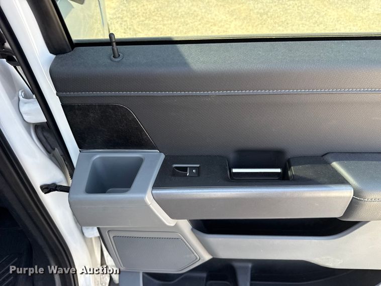 image for item ET6425 2022 Ford F150 Crew Cab pickup truck