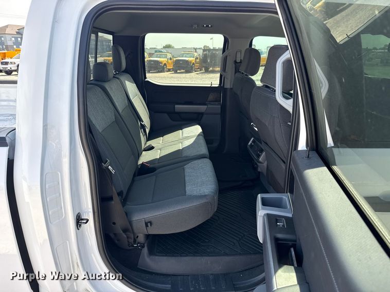 image for item ET6425 2022 Ford F150 Crew Cab pickup truck