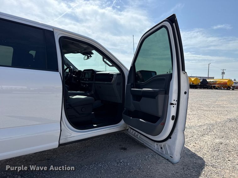 image for item ET6425 2022 Ford F150 Crew Cab pickup truck