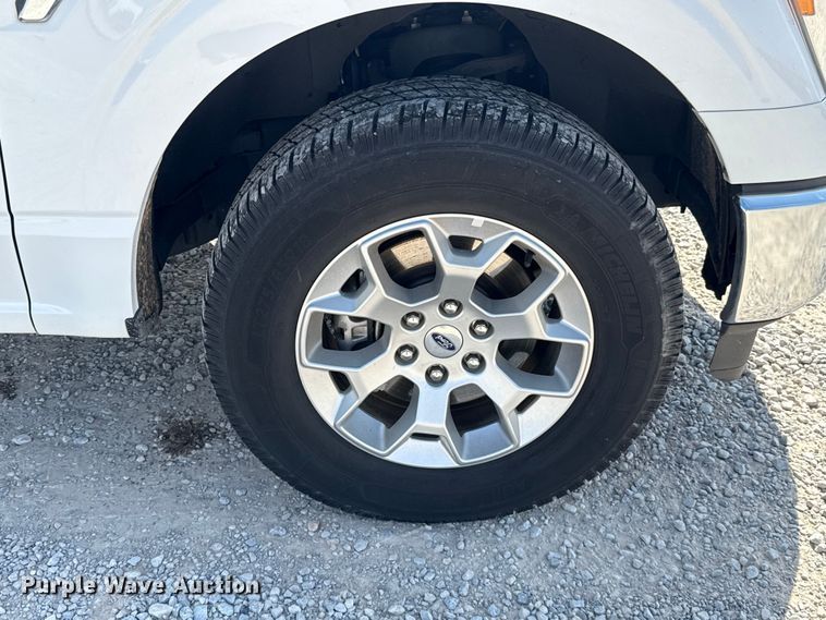 image for item ET6425 2022 Ford F150 Crew Cab pickup truck