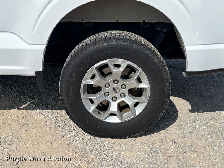 image for item ET6425 2022 Ford F150 Crew Cab pickup truck
