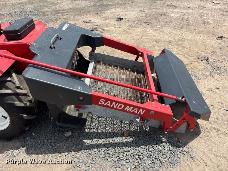 image for item EU0733 Barber Sandman 850 beach groomer