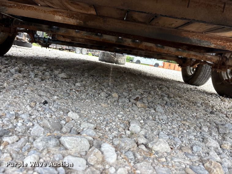 image for item EU5672 2017 East Texas refuse trailer