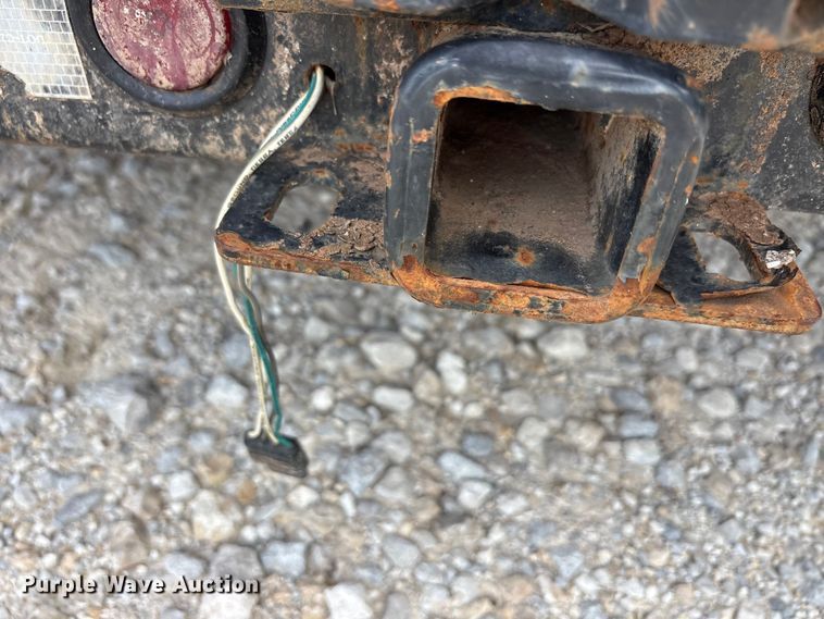 image for item EU5672 2017 East Texas refuse trailer