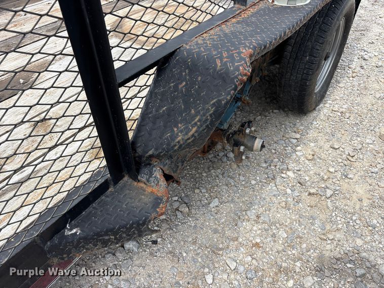 image for item EU5672 2017 East Texas refuse trailer
