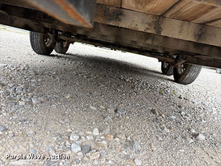 image for item EU5674 2018 East Texas refuse trailer