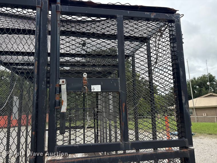 image for item EU5674 2018 East Texas refuse trailer