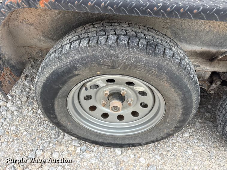 image for item EU5674 2018 East Texas refuse trailer