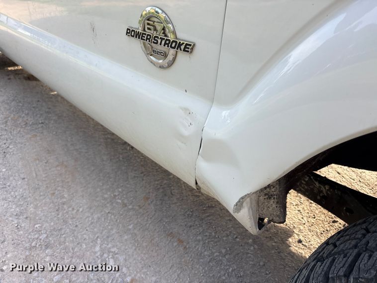image for item EU5765 2011 Ford F250 Super Duty Crew Cab pickup truck