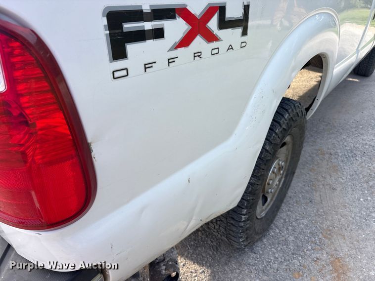 image for item EU5765 2011 Ford F250 Super Duty Crew Cab pickup truck