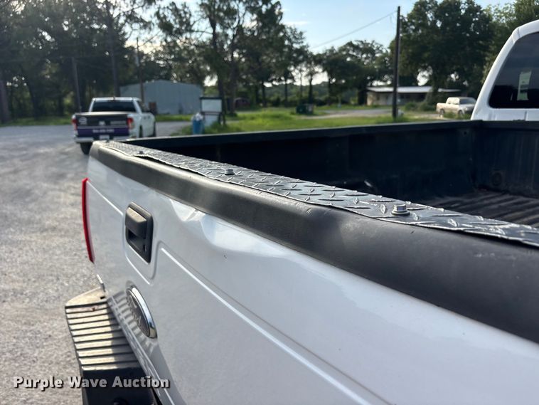 image for item EU5765 2011 Ford F250 Super Duty Crew Cab pickup truck