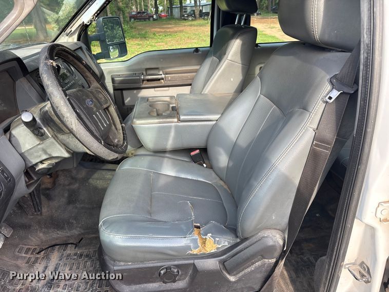 image for item EU5765 2011 Ford F250 Super Duty Crew Cab pickup truck
