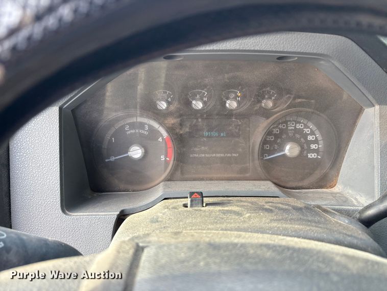 image for item EU5765 2011 Ford F250 Super Duty Crew Cab pickup truck