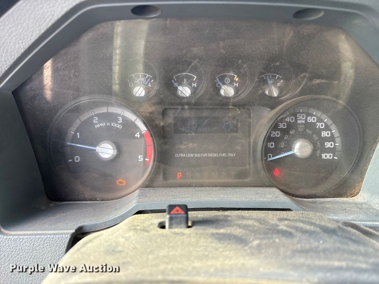 image for item EU5765 2011 Ford F250 Super Duty Crew Cab pickup truck