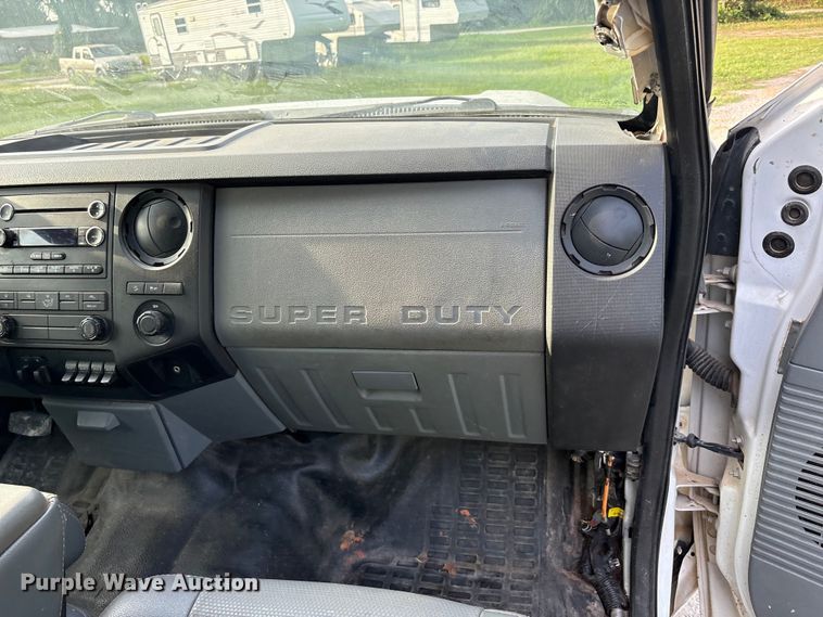 image for item EU5765 2011 Ford F250 Super Duty Crew Cab pickup truck