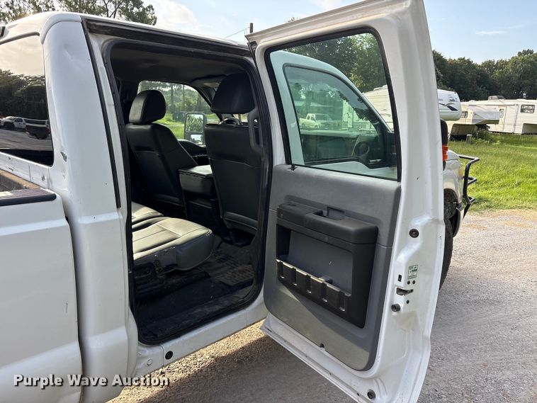 image for item EU5765 2011 Ford F250 Super Duty Crew Cab pickup truck