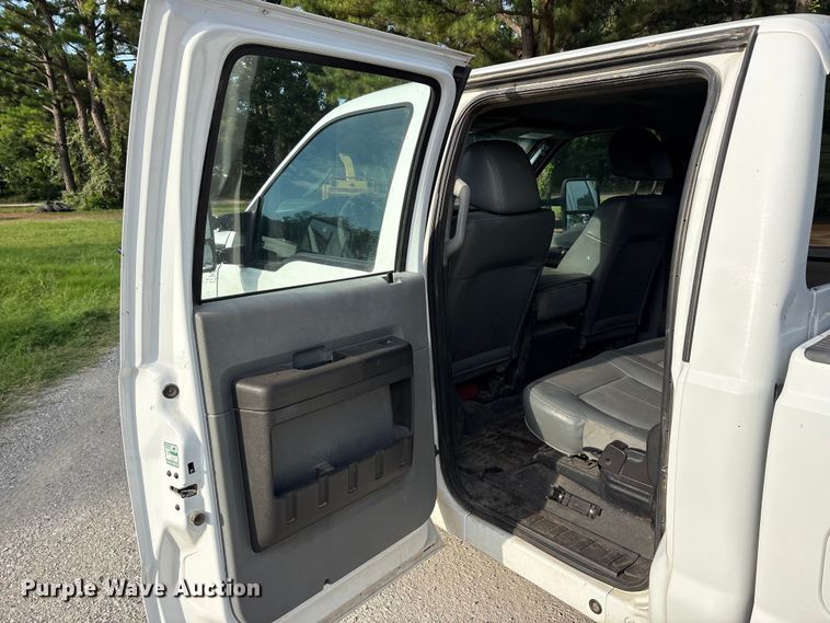 image for item EU5765 2011 Ford F250 Super Duty Crew Cab pickup truck