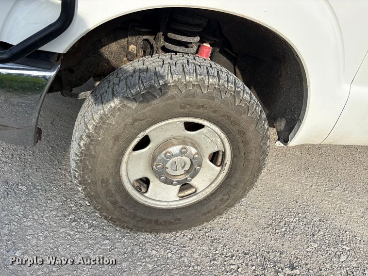 image for item EU5765 2011 Ford F250 Super Duty Crew Cab pickup truck