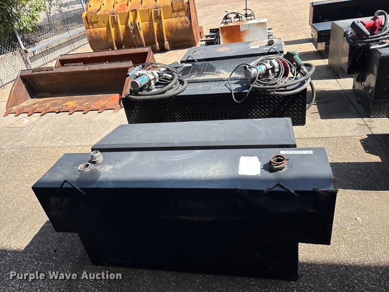 image for item EU5768 (4) fuel tanks