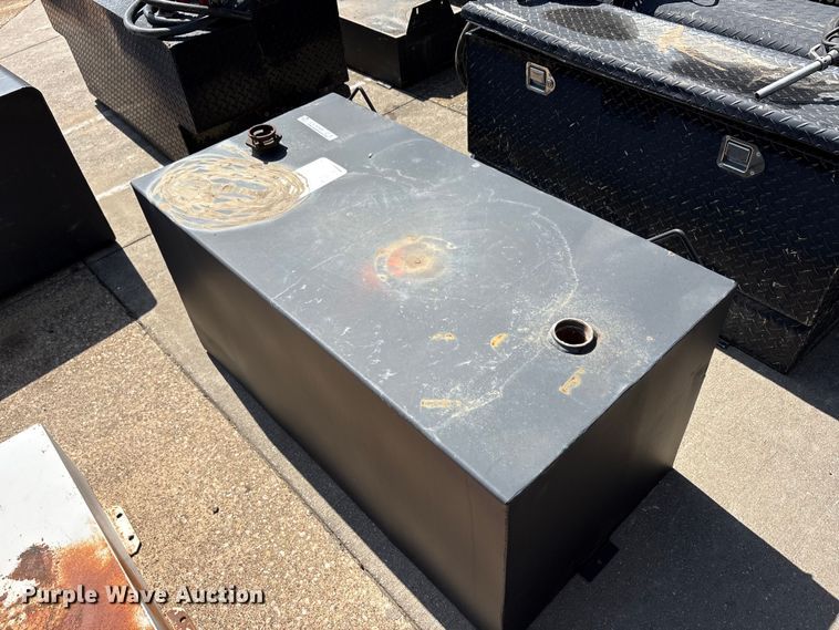 image for item EU5768 (4) fuel tanks