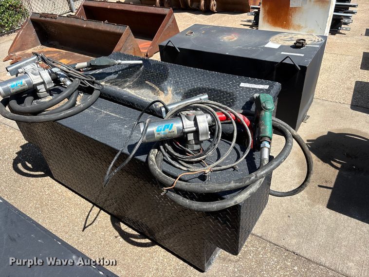 image for item EU5768 (4) fuel tanks