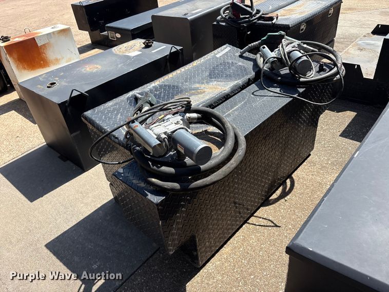 image for item EU5768 (4) fuel tanks