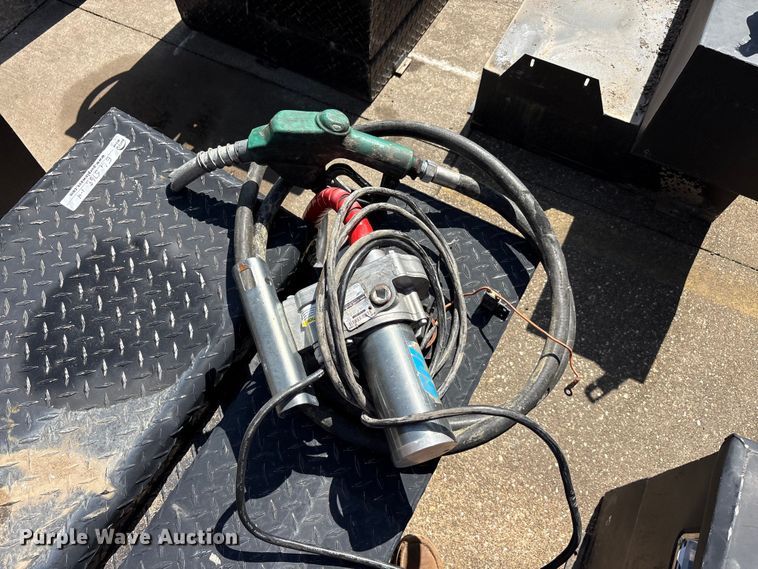 image for item EU5768 (4) fuel tanks