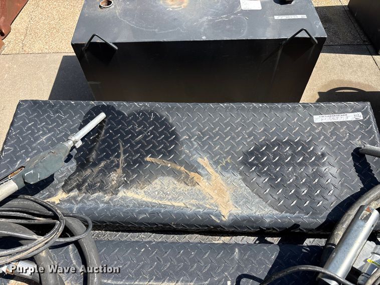 image for item EU5768 (4) fuel tanks