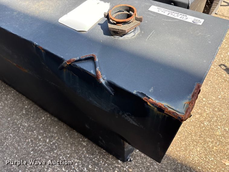 image for item EU5768 (4) fuel tanks