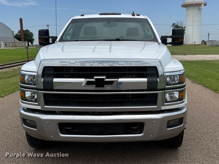 image for item EU6457 2021 Chevrolet GM515 truck cab and chassis