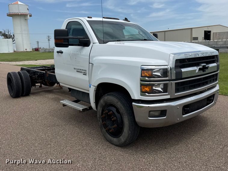image for item EU6457 2021 Chevrolet GM515 truck cab and chassis