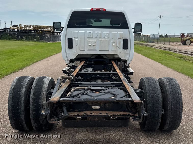 image for item EU6457 2021 Chevrolet GM515 truck cab and chassis